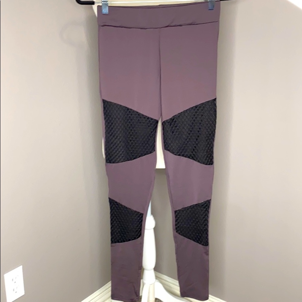 EUC Leggings with Front Mesh Panel Detail Size L